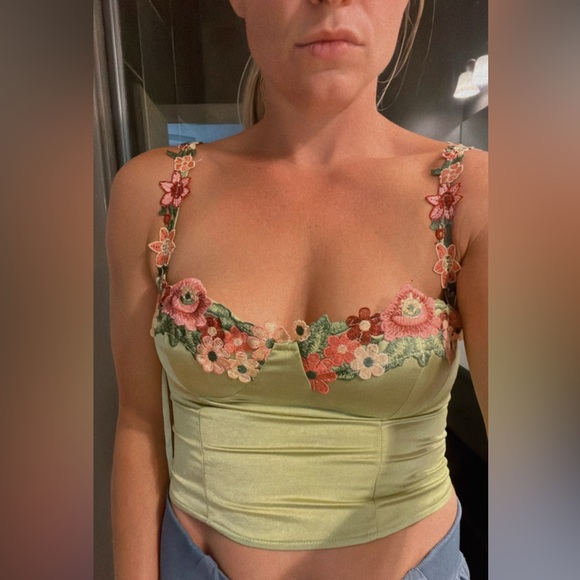 NWT Selfie Leslie Rose Garden Crop Top Satin Lime XS - Picture 7 of 7